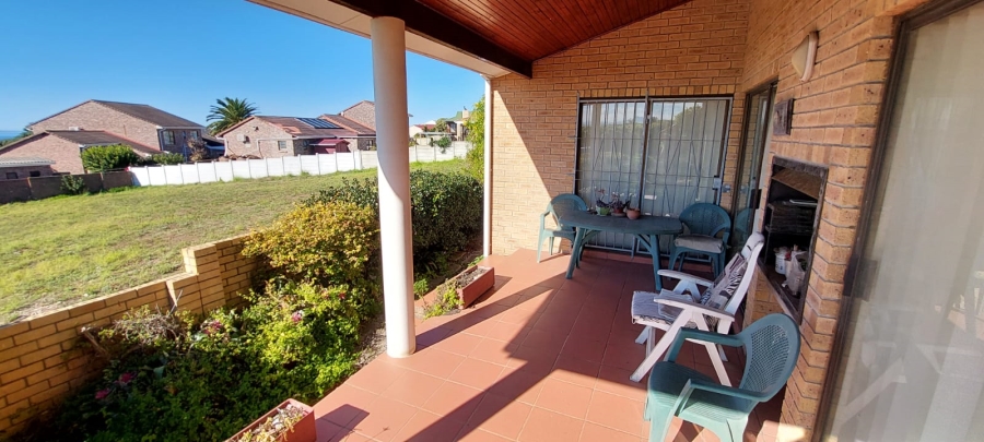 2 Bedroom Property for Sale in Wavecrest Eastern Cape